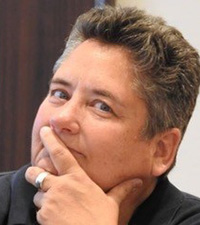 Porträt von Suzanne D. Van Hove