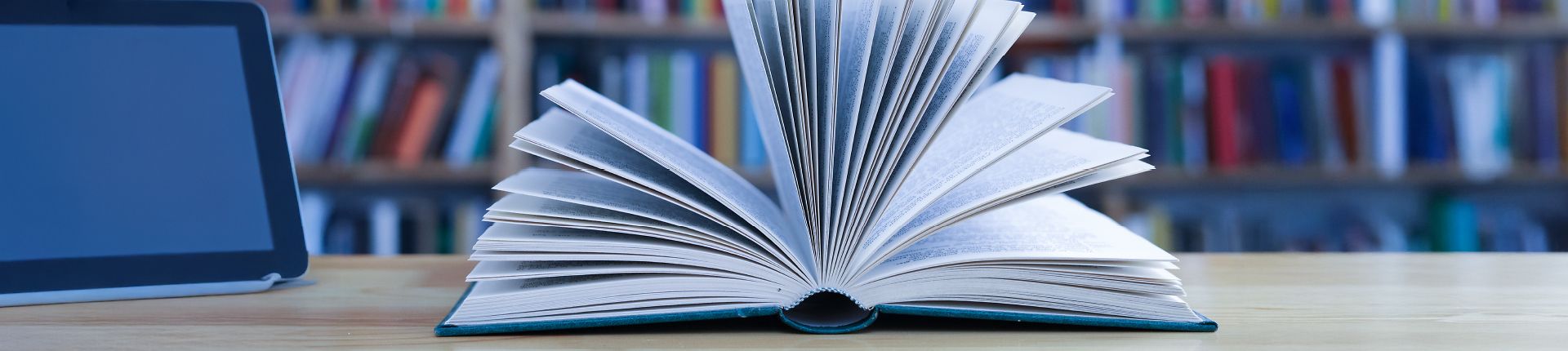 Themenseite_Fachbuchreihen_1920x430_Buch